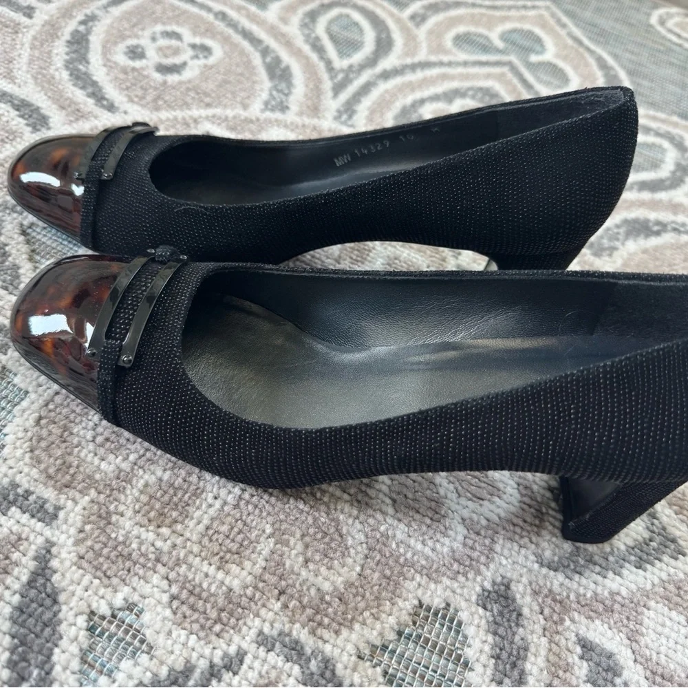 Stuart Weitzman Black and Brown Heels with Tapered Mid-Heel Size 10
